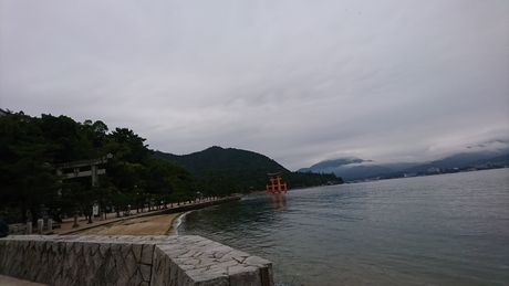 厳島神社への参道